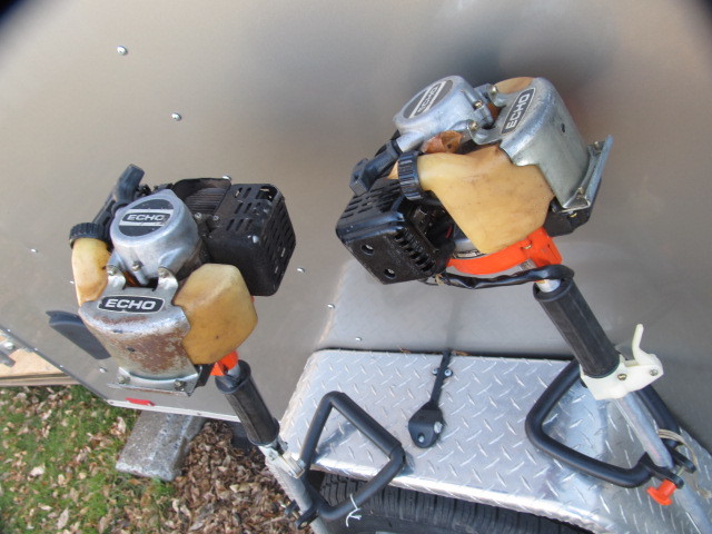 lot 193 image: Pair of ECHO 200-CE Trimmers