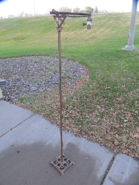 lot 195 image: Old Vintage Deco Iron Bridge Lamp