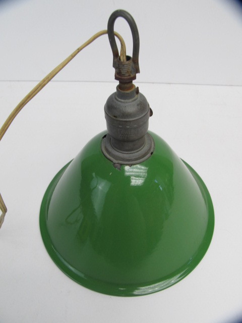 lot 197 image: Vintage Industrial Green Porcelain Hanging Lamp