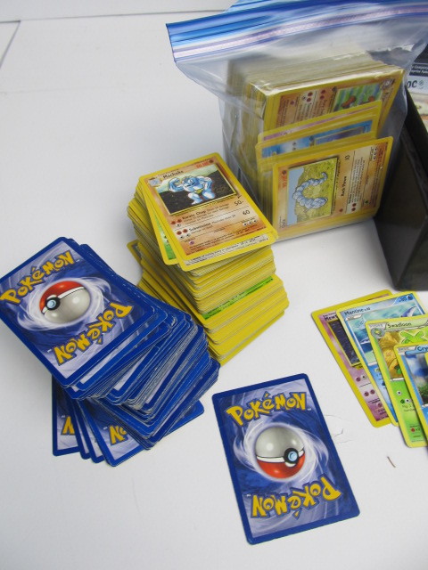 lot 200 image: HUGE Lot of POKEMON Cards - UNSEARCHED