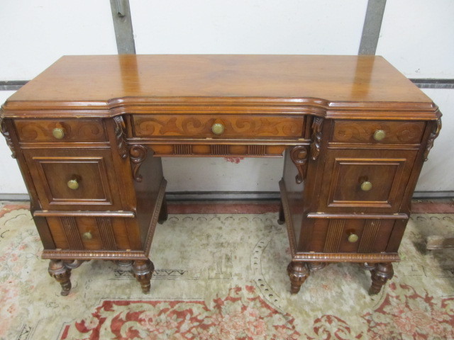 lot 252 image: Very Nice Ornate Antique Kneehole Desk