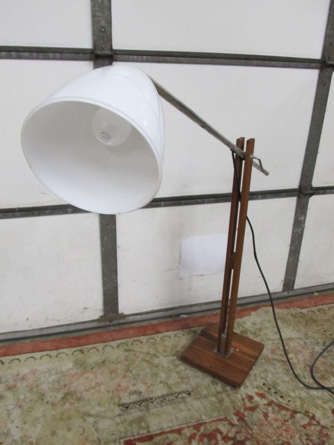 lot 259 image: Mod Style Wood Cantilever Floor Lamp