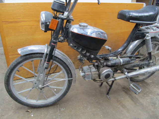 lot 264 image: Vintage 1978 JC Penney PINTO II Moped (For Parts)