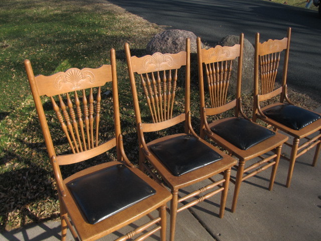 lot 270 image: Set of 4 Matching Vintage Press Back Dining Chairs