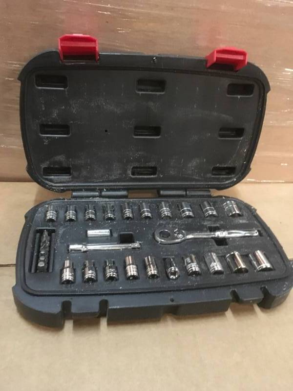 lot 138 image: Husky 14 in. Drive Ratchet SAEMetric Socket Set (30-Piece)- lightly used