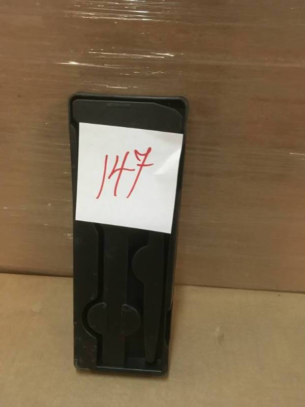 lot 147 image: Husky 6 in. 3-Mode Digital Fractional Caliper- good condition