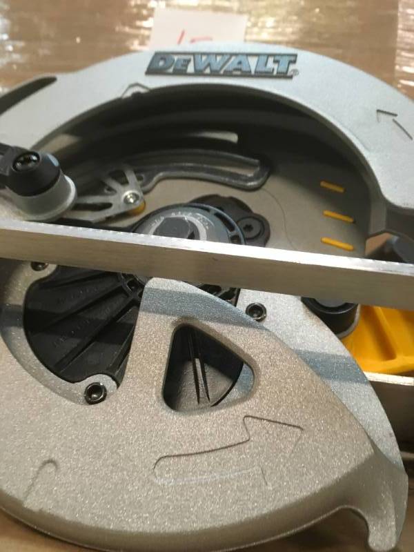 lot 150 image: DEWALT 15 Amp 7-14 in. Lightweight Circular Saw- good condition