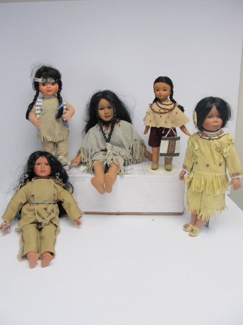 lot 15 image: Group of Assorted Native American Girl Dolls