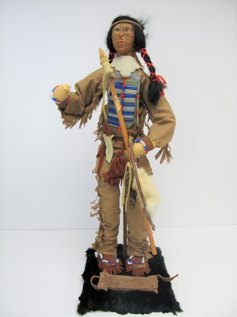 lot 24 image: Hand Made Signed Native American Wood Carved Figure