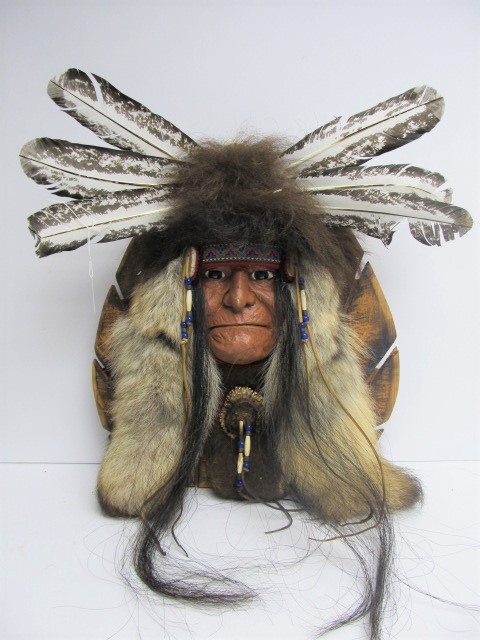 lot 38 image: Vintage Hand Made Native American Bust Sculpture #5