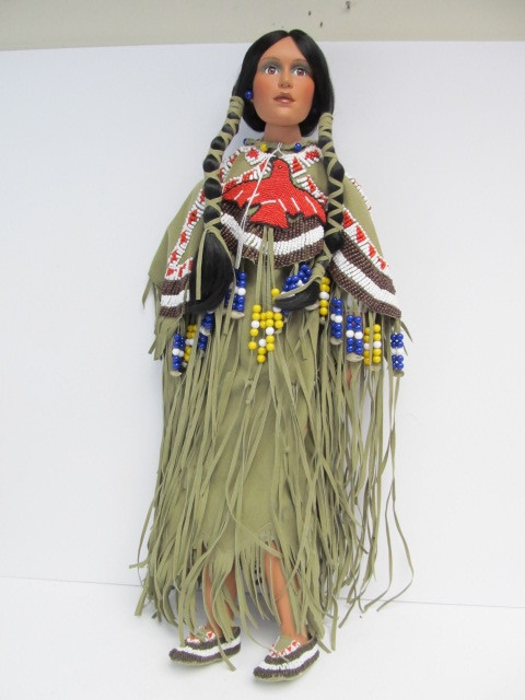 lot 53 image: Large 30 Limited Edition Hand Numbered TIMELESS COLLECTION Native American Doll #11