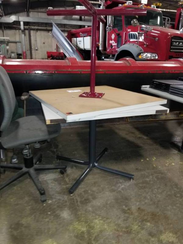 lot 37 image: Lot of (2) Square Pedestal Tables