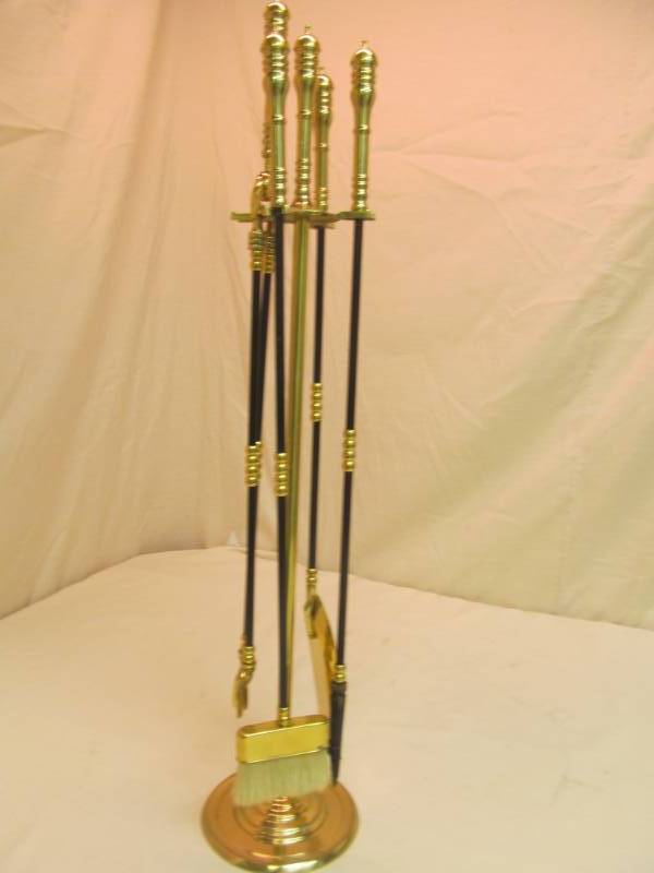 lot 6 image: fire place tool set