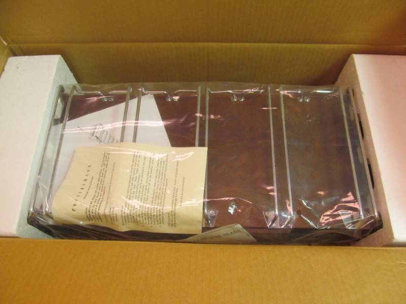 lot 8 image: Pottery barn Modular wine glass shelf