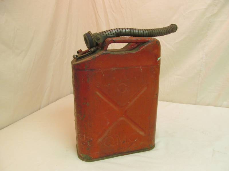 lot 9 image: gas can