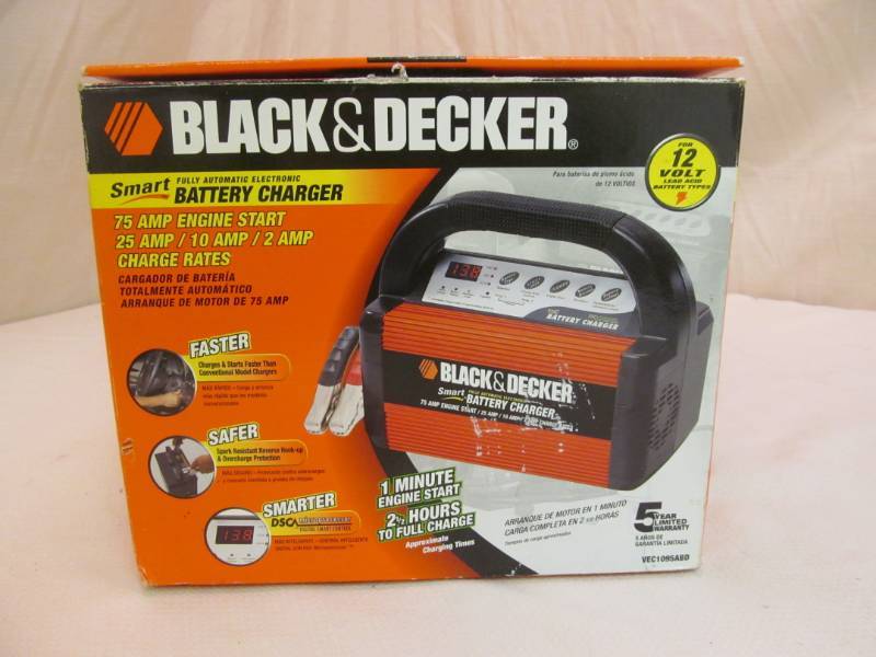 lot 11 image: Black and Decker battery charger