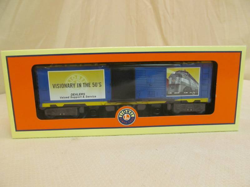 lot 24 image: Lionel Train Car