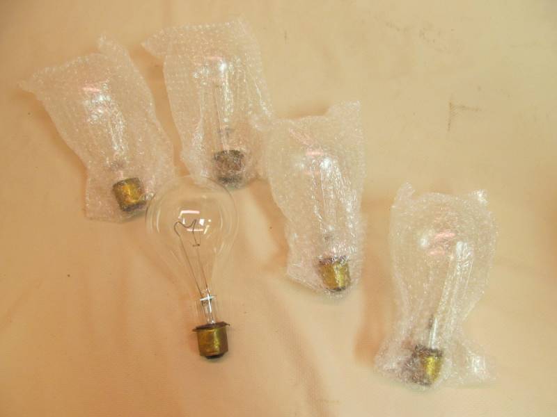 lot 34 image: Vintage GE Bayonet socket bulbs