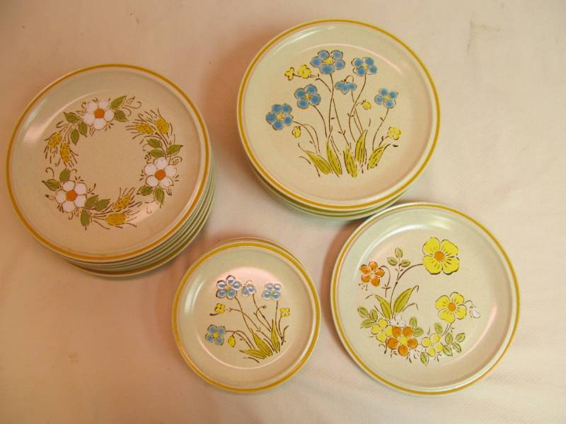 lot 35 image: Hearthside garden festival stoneware plates