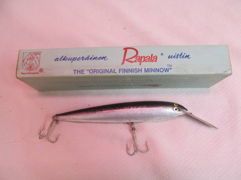 lot 37 image: Rapala