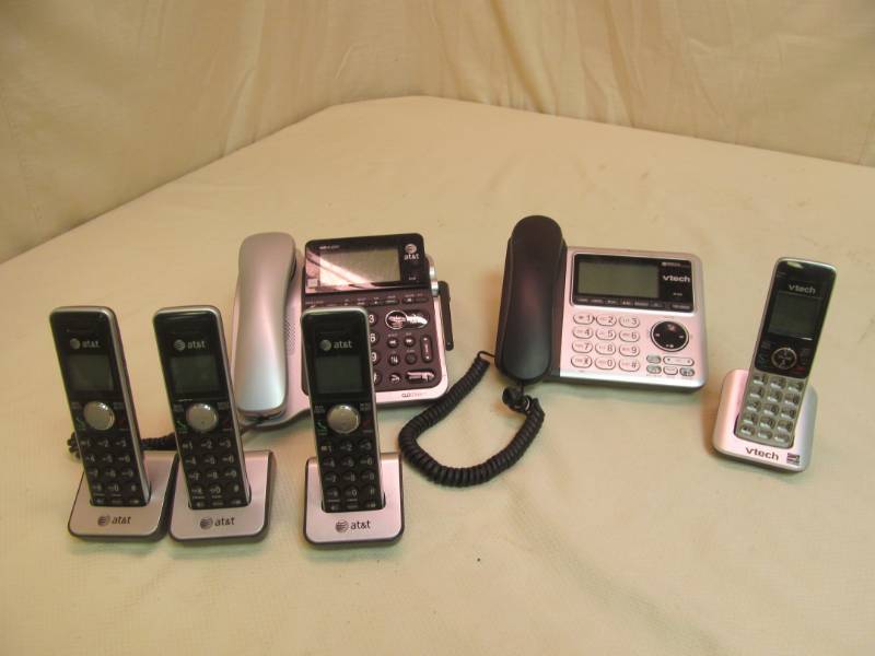 lot 47 image: At&T , Vtech phones