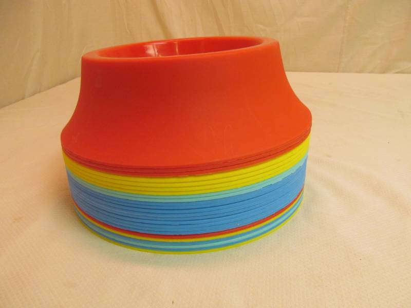 lot 64 image: pet supplies