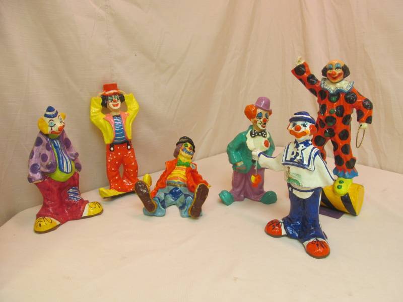 lot 65 image: circus clowns