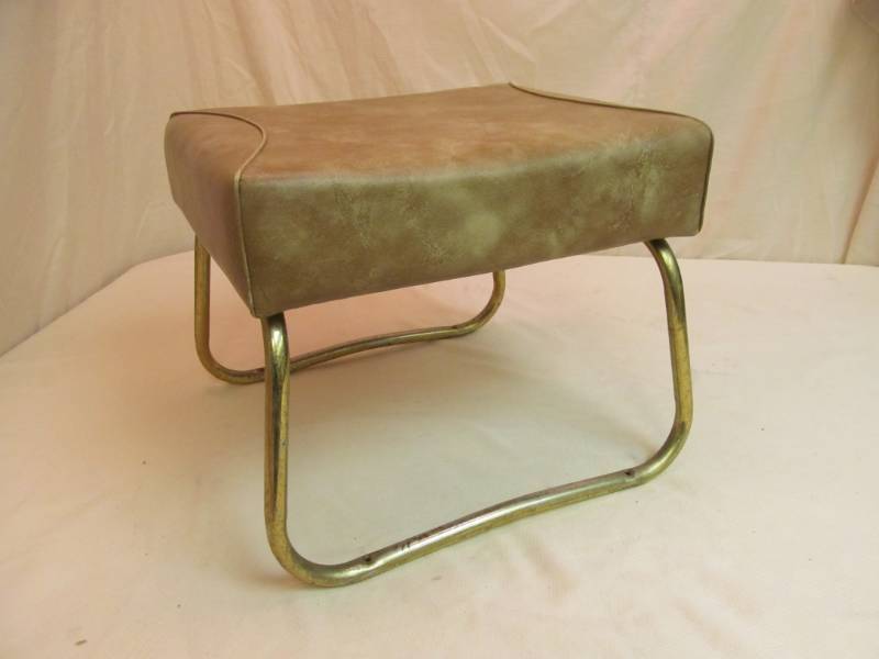 lot 91 image: vintage ottoman
