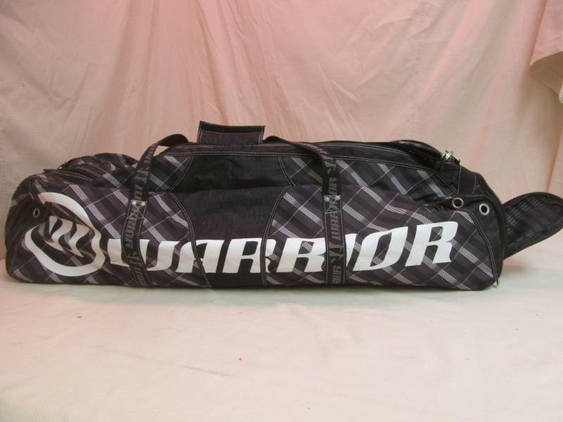lot 92 image: warrior hockey bag