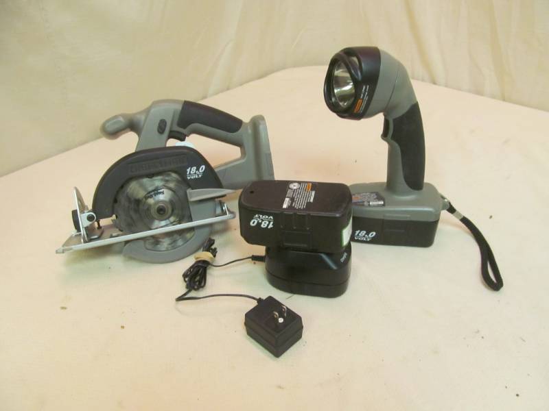 lot 101 image: Craftsman tools