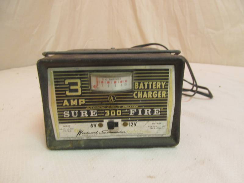 lot 102 image: Sure Fire Battery charger