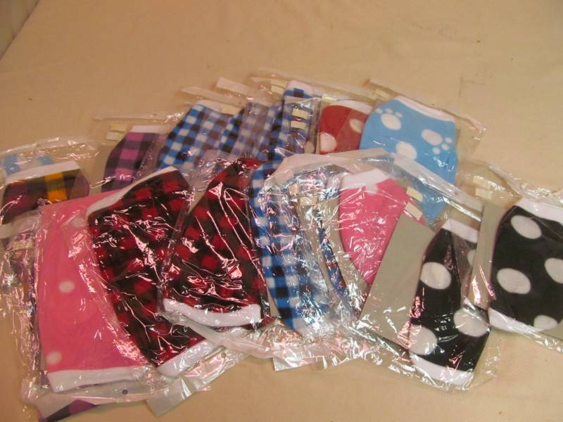 lot 118 image: pet supplies