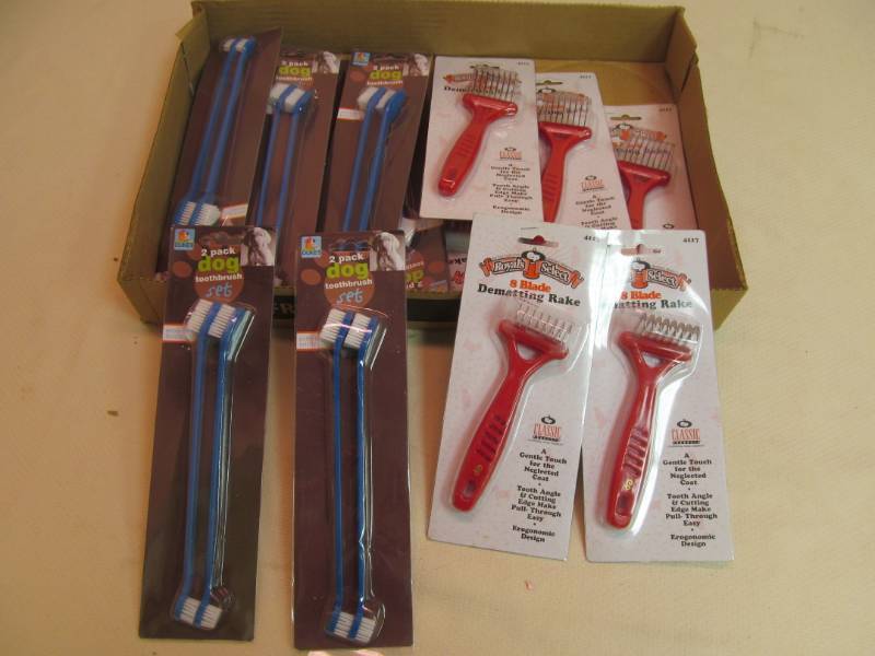 lot 131 image: pet supplies
