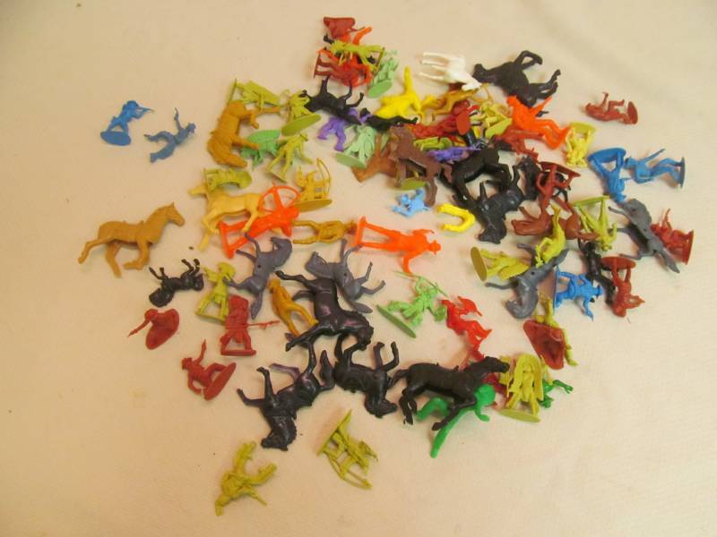 lot 138 image: toys