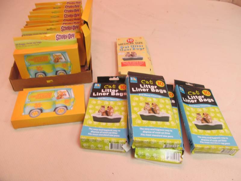 lot 140 image: pet supplies