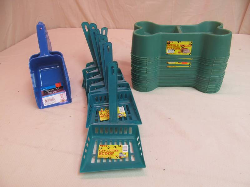 lot 143 image: pet supplies