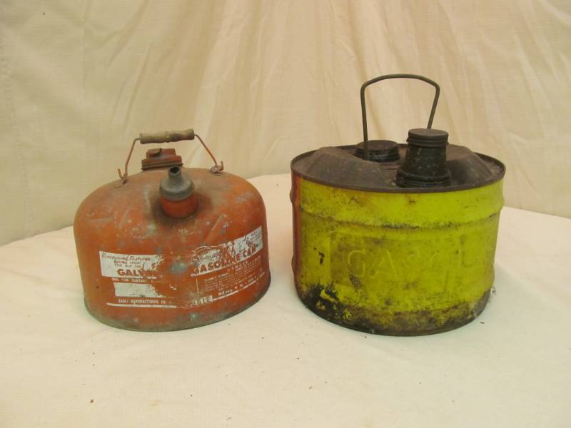 lot 160 image: vintage can