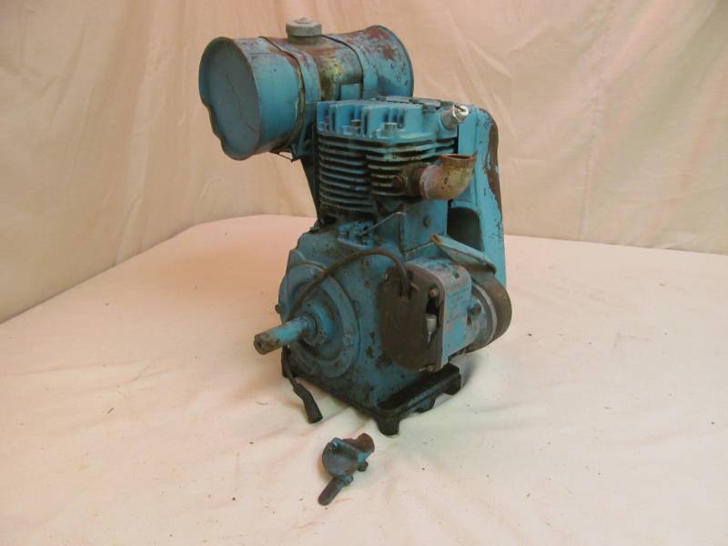 lot 174 image: Wisconsin motor