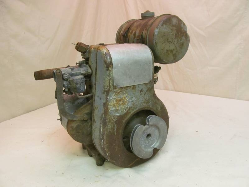 lot 175 image: Wisconsin motor