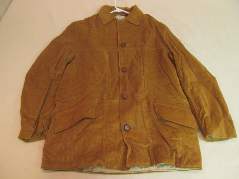lot 184 image: Fingerhut coat