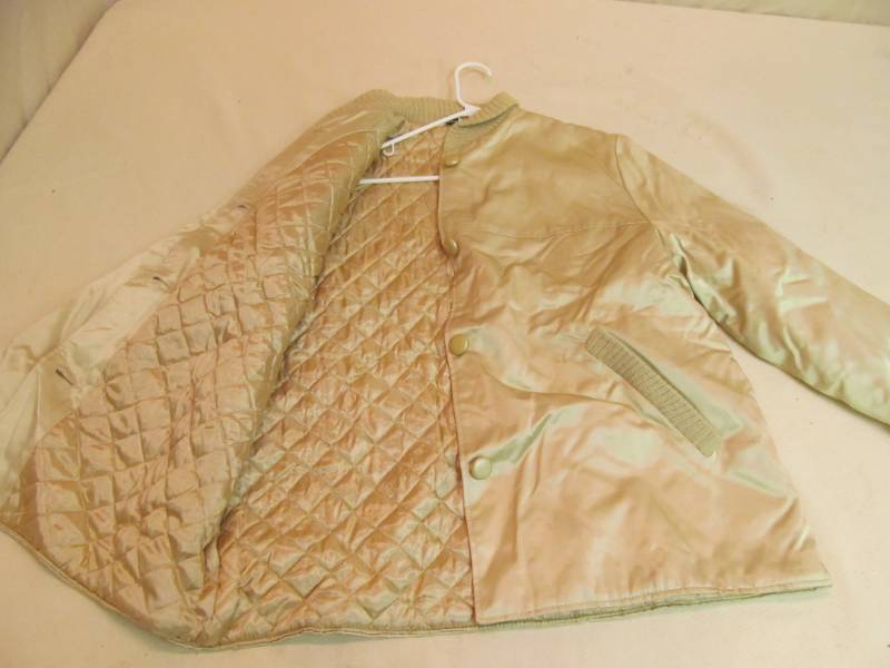 lot 187 image: Fingerhut coat