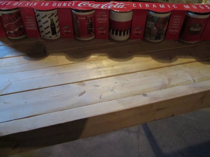 lot 24 image: 6 16 oz collectible Coca Cola ceram...