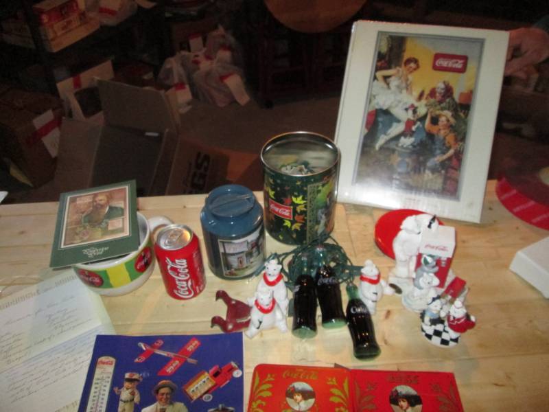 lot 46 image: Lot of Coca collectible including h...