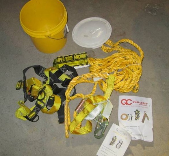 lot 75 image: Rooftop safety kit velocity kit in ...