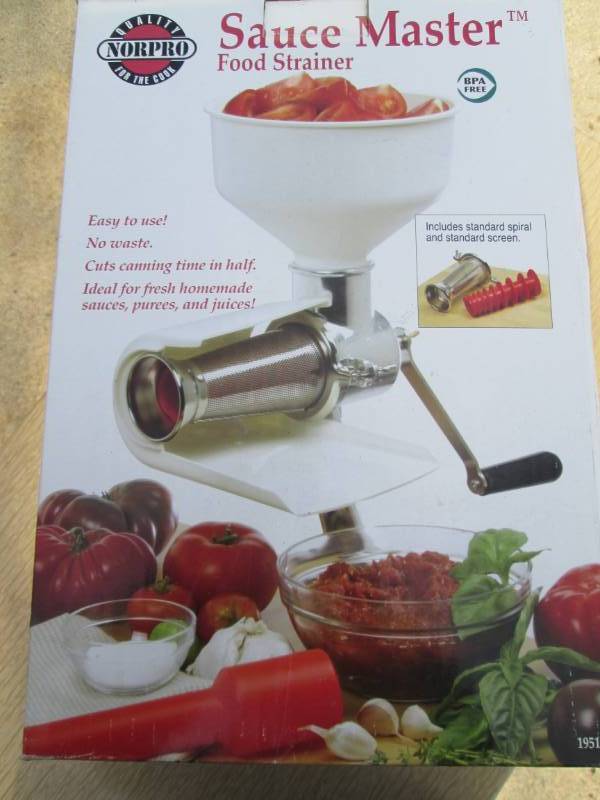 lot 93 image: Sauce Master food processor...