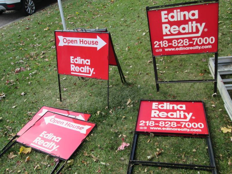 lot 116 image: Lot of yard signs...