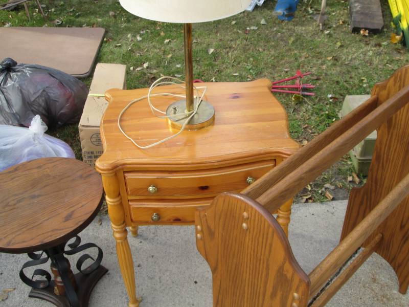 lot 119 image: Lot of furniture and lamps...