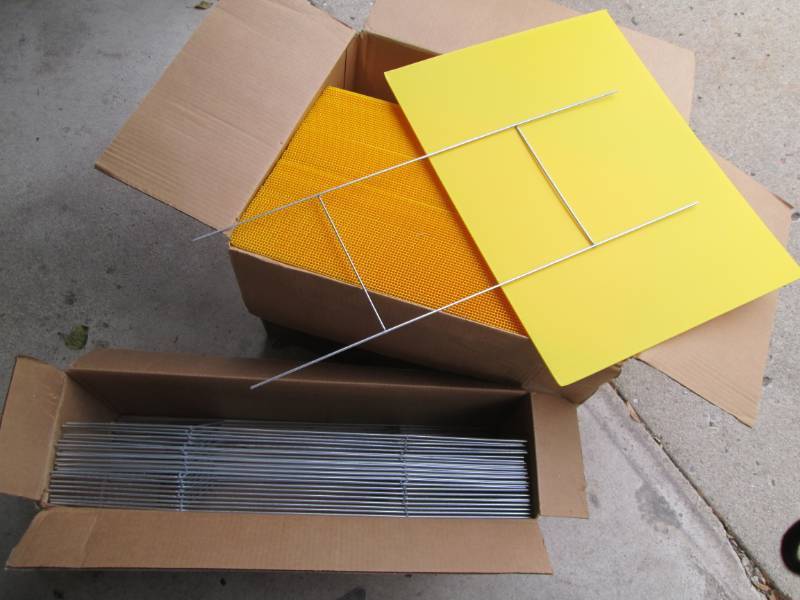 lot 7 image: Lot of corrugated signs with stands...