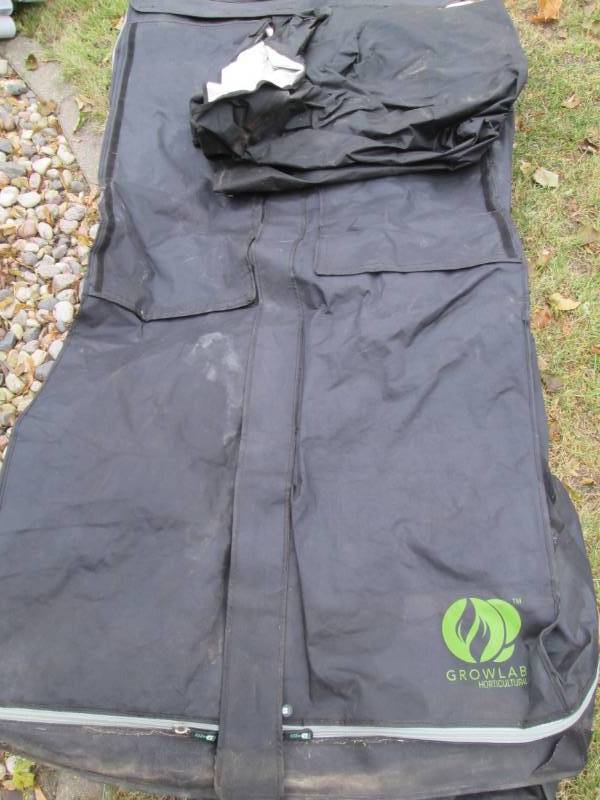 lot 10 image: Growlab grow tent...