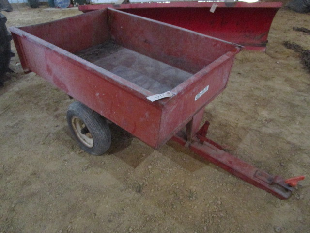 lot 115 image: FARM UTILITY TRAILER